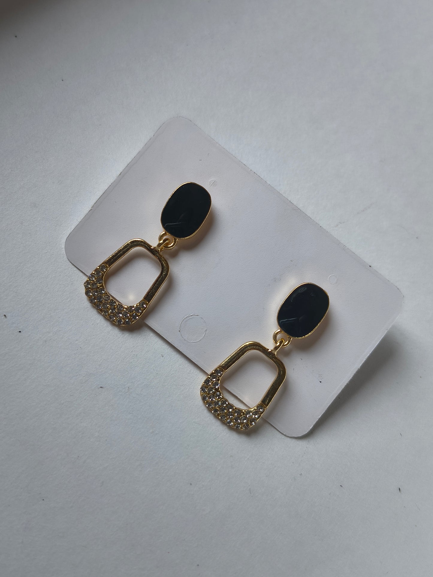 Elegant Black Geometric Drop Earrings