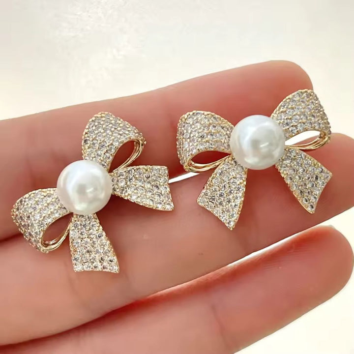 Bow Stud with White Zircon
