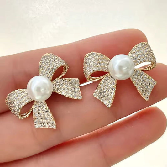 Bow Stud with White Zircon