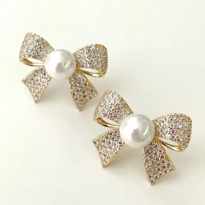 Bow Stud with White Zircon