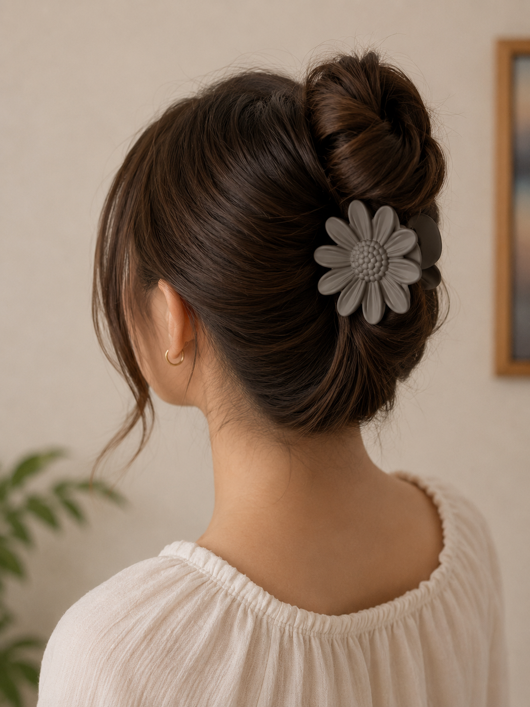 Elegant Daisy Flower Hair Claw Clip